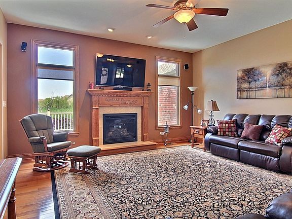 5th image of 12162 W 106th Ln