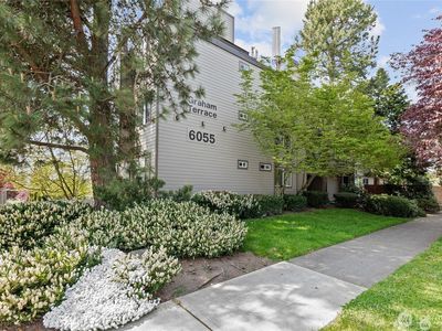 6055 35th Avenue SW #207, Seattle, WA, 98126