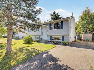10 Shephard Dr, Oromocto, NB E2V 2P5