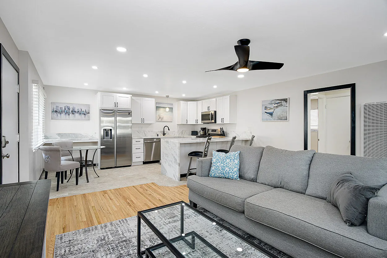 1 bed, 820 sqft, $3,695 — Photo 2