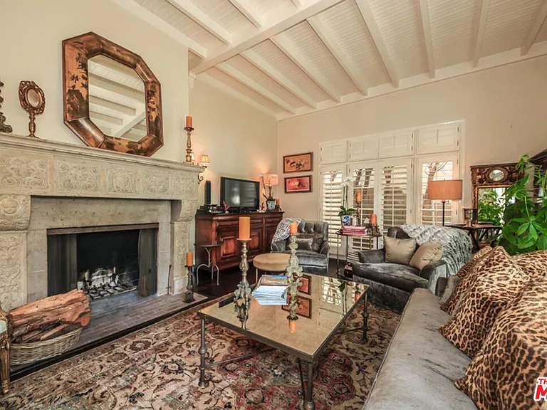 1367 N Beverly Dr — Photo 11