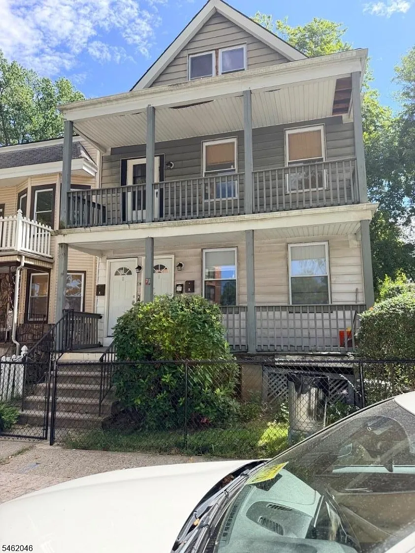 2 bed, 1.0 bath, $2,500 — Photo 3