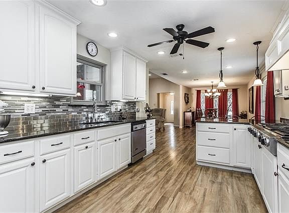3rd image of 37 Hickory Hills Blvd
