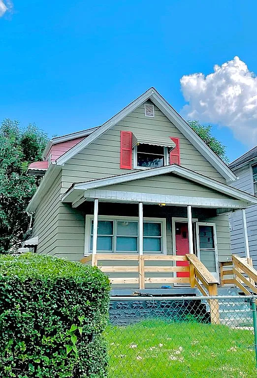 388 Clarendon Ave photo 1