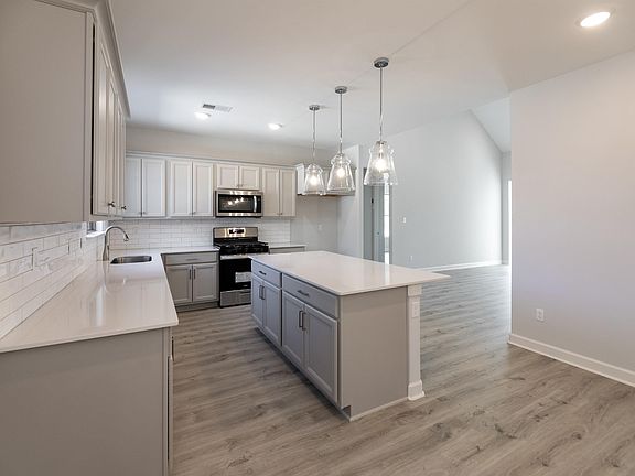 5th image of 8766 Bedfordshire Dr Lot 19