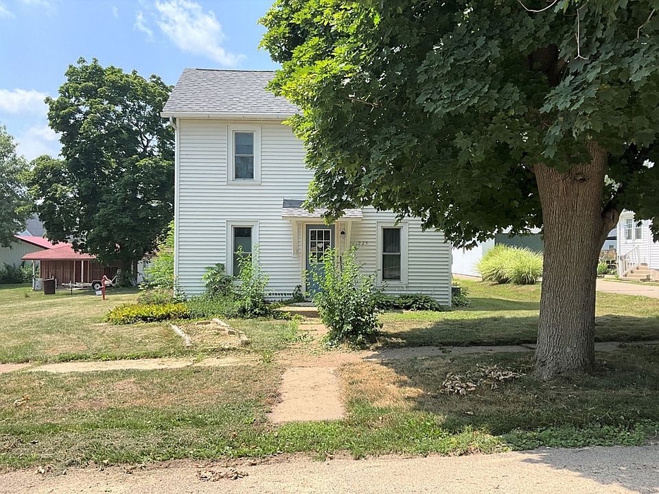 1st image of 225 3rd Ave N