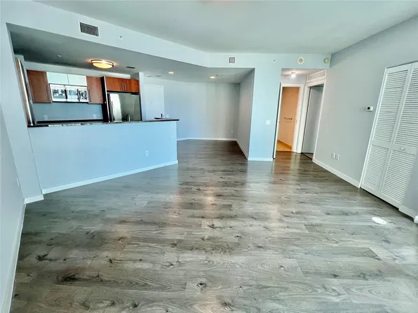 300 Biscayne Blvdway, Miami, FL