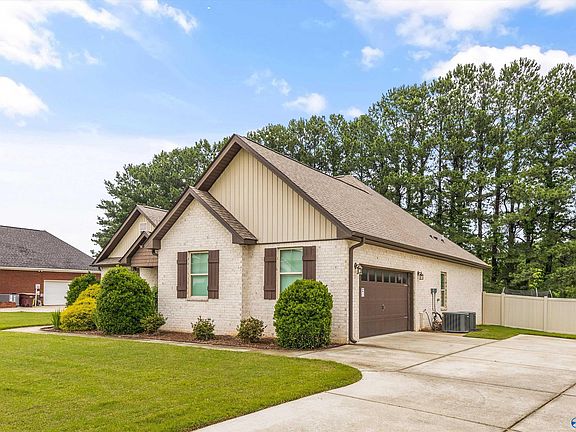 3rd image of 15414 Craft Ln