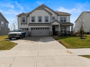 6905 Pine Vail Blvd, McCordsville, IN