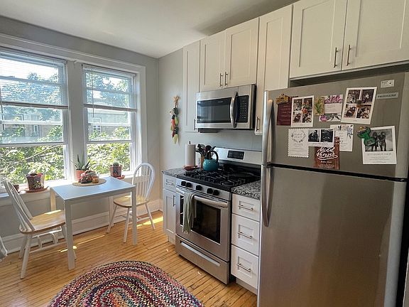 5th image of 2500 N Rockwell St APT 3