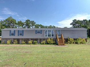 166 E Dunn St, Sneads Ferry, NC 28460
