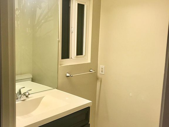 Full Bath 2