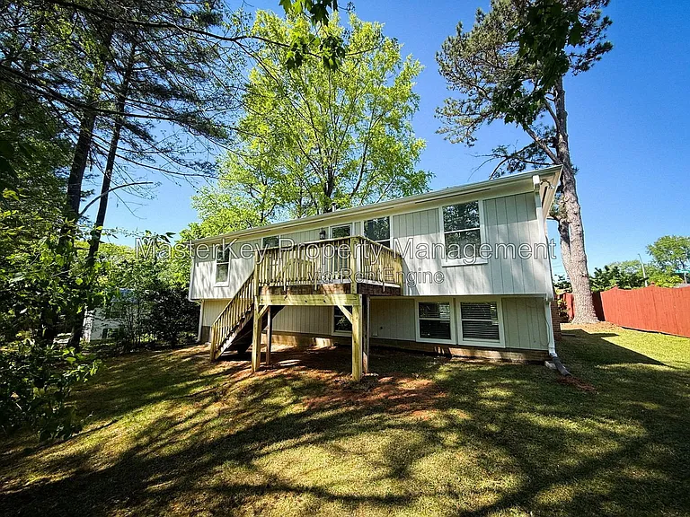 704 E Dynasty Dr — Photo 24