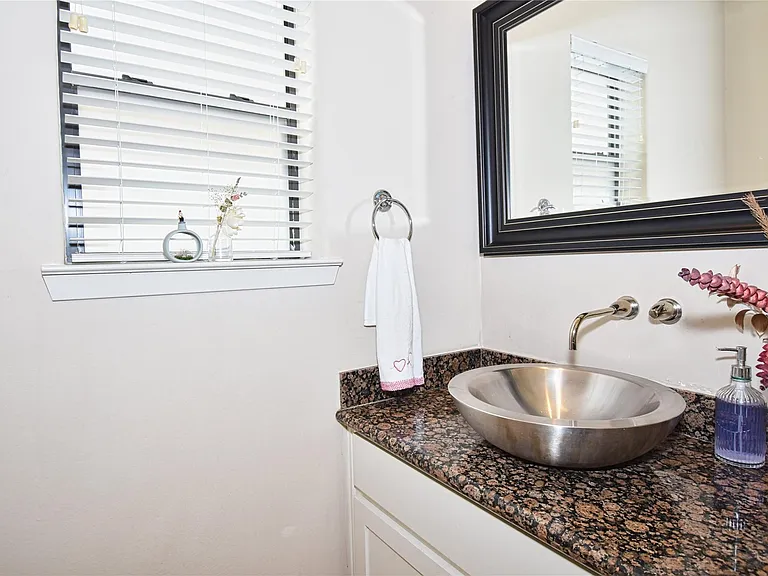2406 Dorrington St #C — Photo 22
