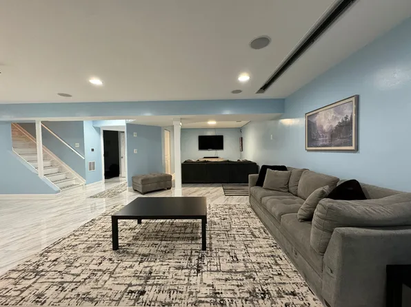 6164 Deer Ridge Trl, Springfield, VA 22150