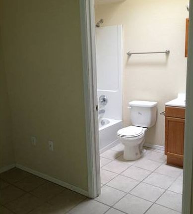 5th image of 1825 Gladys Dr APT 14