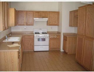 2nd image of 1212 Oak Village Ave