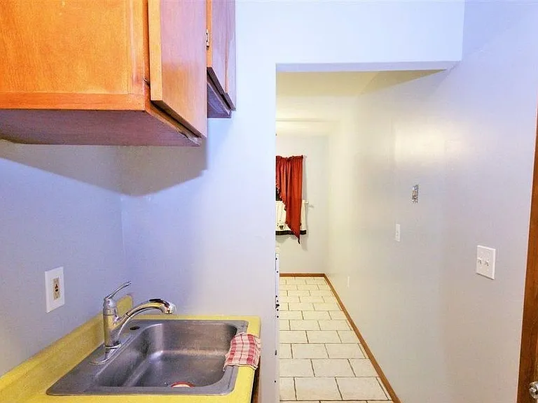 20142 Williamson St — Photo 8