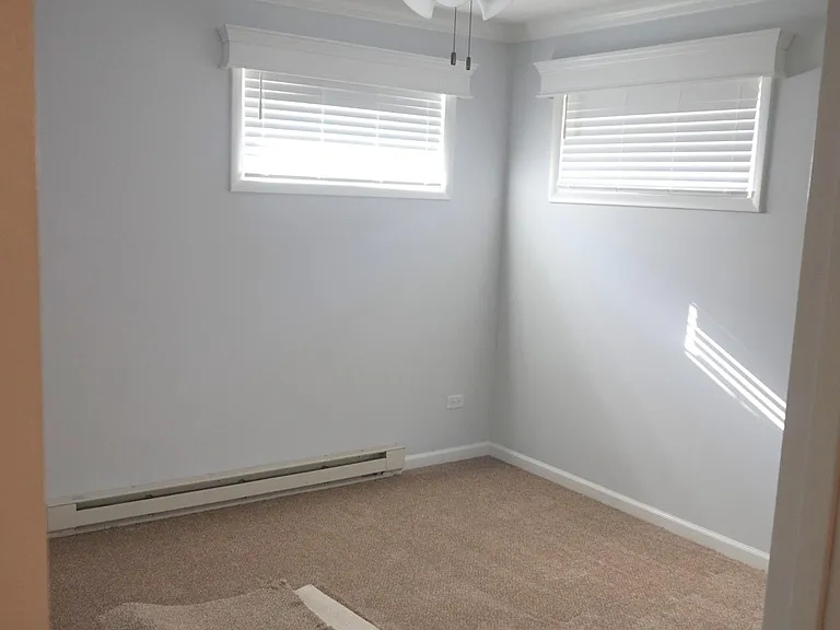 100 N Griffin St #8 — Photo 7
