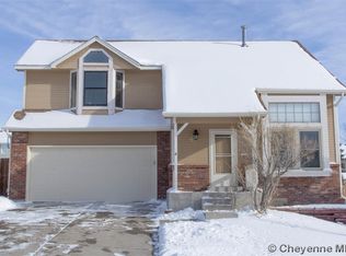 5611 Red Blf, Cheyenne, WY 82009