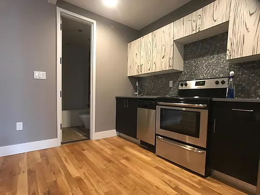 Rented by Evergreen Apartments BK | media 33