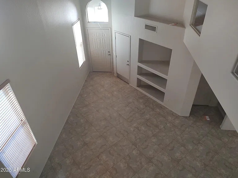 3239 E Kerry Ln — Photo 20