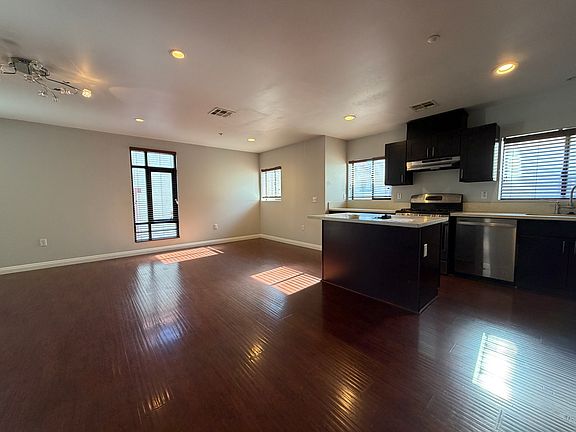 2nd image of 1276 Elm Ave #B