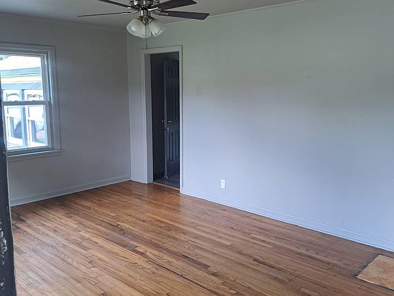 2nd image of 1547 N Delaware Ave E