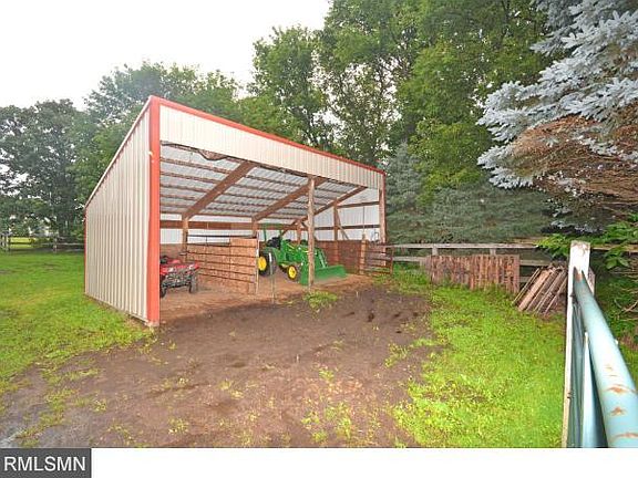 3rd image of 3201 Oasis Ave N