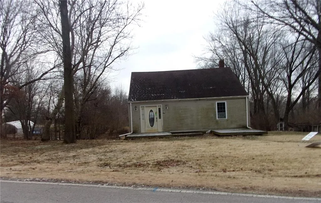 2417 W Center St photo 1