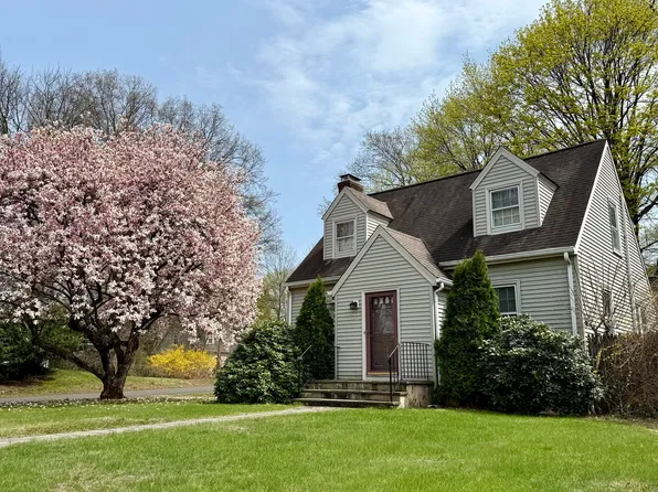 36 Park Place, Darien, CT 06820