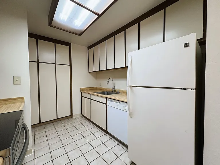 505 Cypress Point Dr #209 — Photo 11