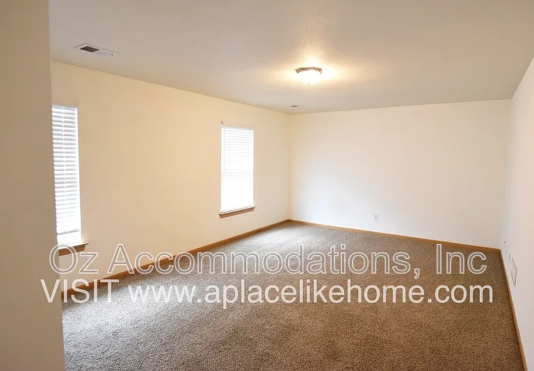8626 N Cleveland Ln — Photo 19