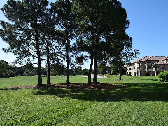 3rd image of 14025 Fairway Island Dr APT 311