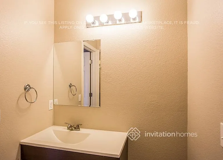 9829 Kenton Cir — Photo 16