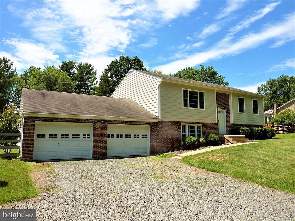 2nd image of 5041 Albrecht Ln