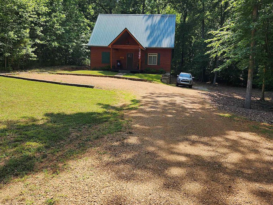 1st image of 620 Fairway Ln