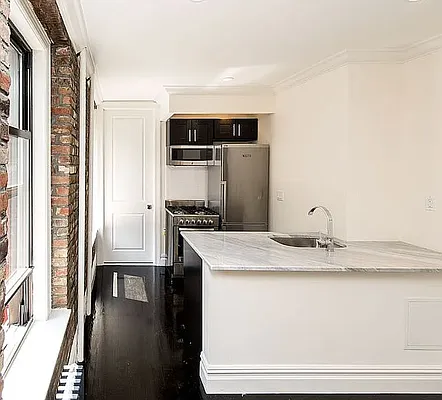 Rented by Avenues Real Estate | media 12