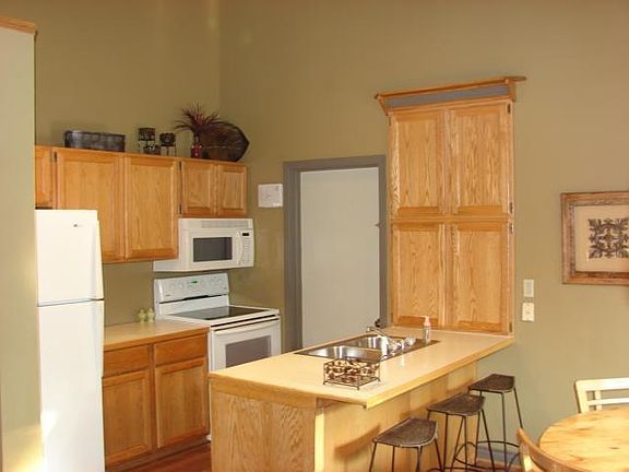 2nd image of 2416 Zenith Ave