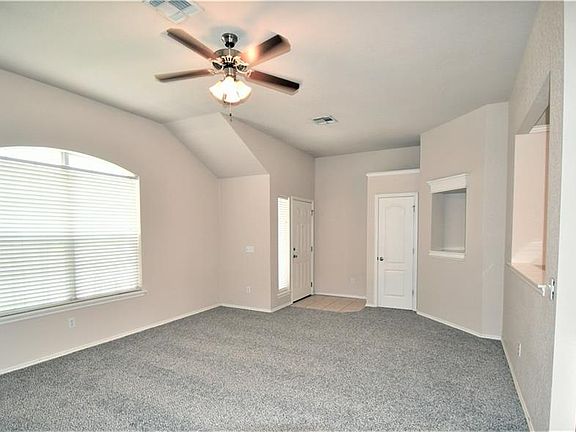 3rd image of 3013 Cavecreek St