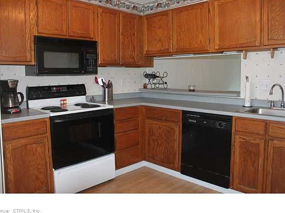 2nd image of 21 Cedar Knolls Dr