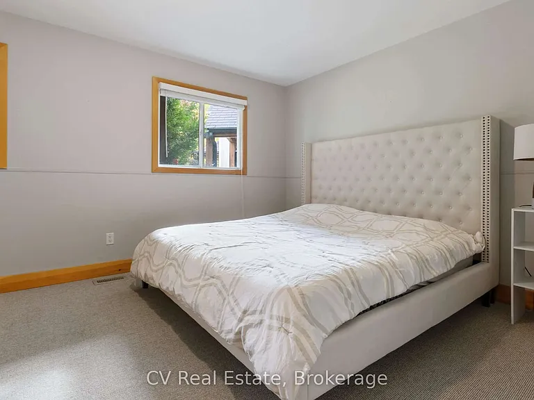 156 Chamonix Cres — Photo 35