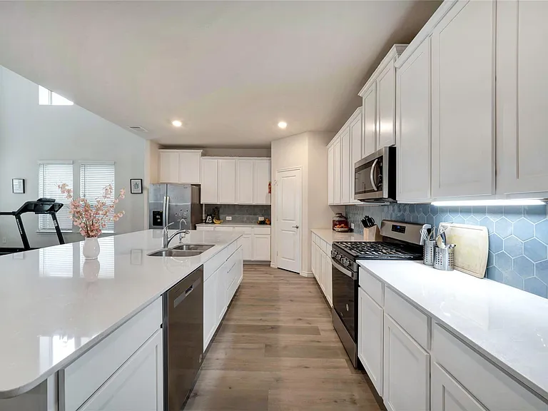 10332 Fall Brook Dr — Photo 21
