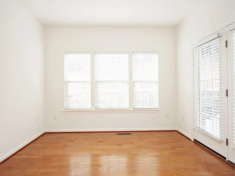 1557 Montessori Ter — Photo 11