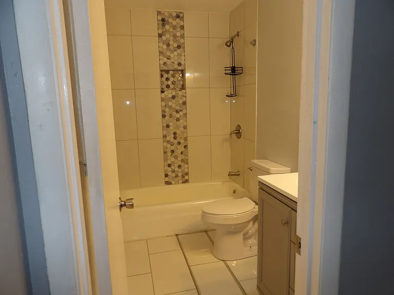 220 Yellowleaf Dr — Photo 9