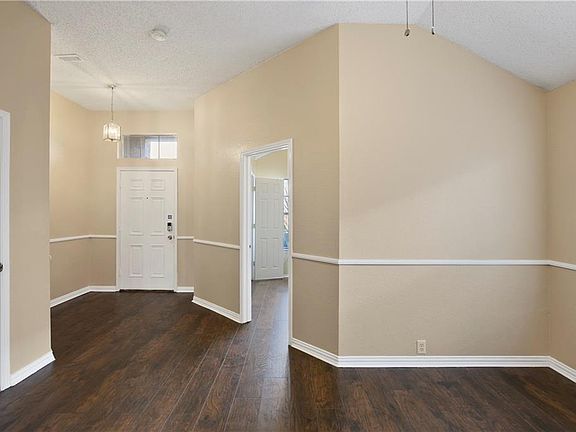 5th image of 1145 Victoria Dr