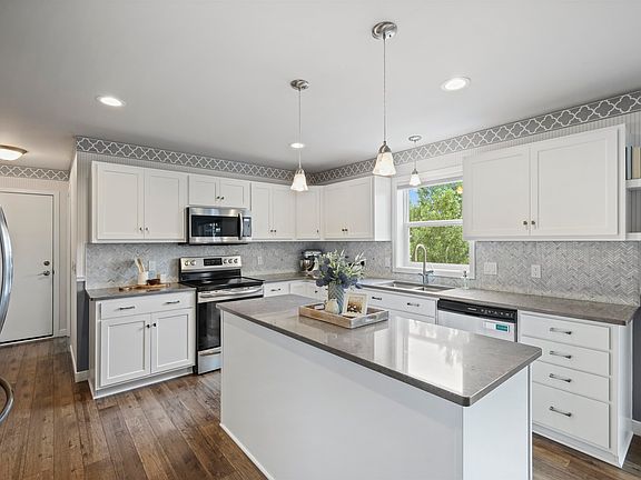 2nd image of 609 Gehin St