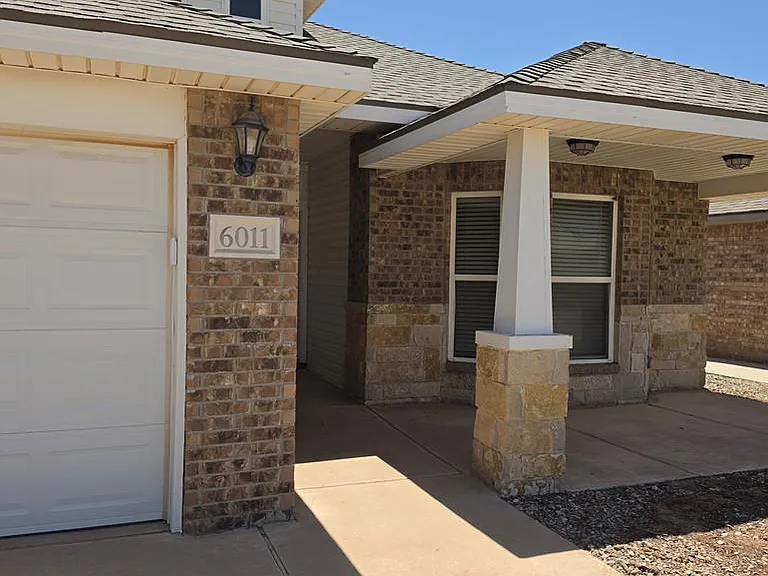 6011 Mile High Ln — Photo 2
