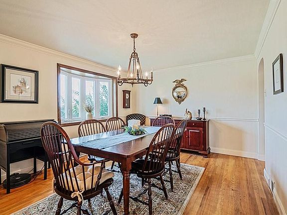 3rd image of 1404 Cherrywood Dr