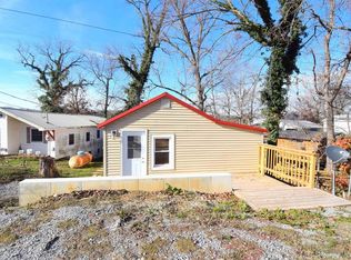 18701 N Miller Lake Ln, Mount Vernon, IL 62864